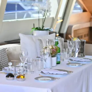 INDOOOR DINING