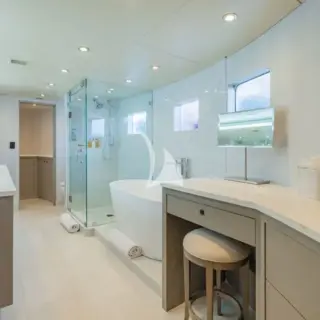 SEA CLASS - Primary En Suite