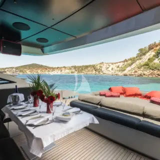 XAMAN - Aft deck