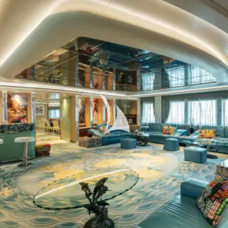 Main deck lounge with bar