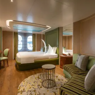 Main deck double cabin