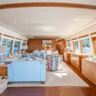 LADY EMMA - Main Salon