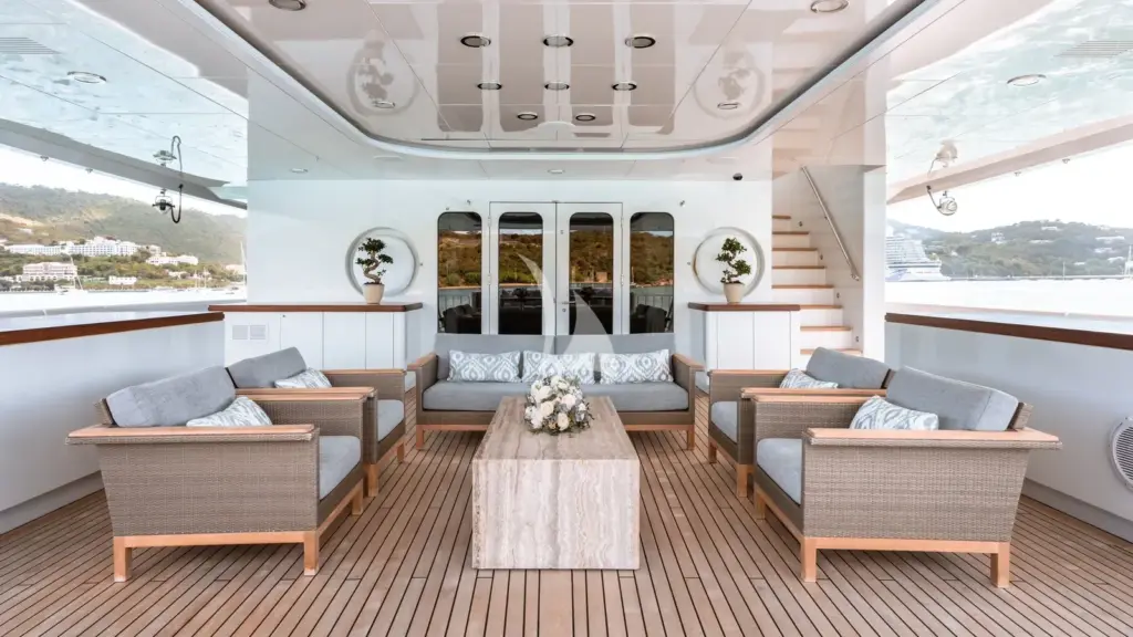 HOLDIN' MY OWN - Main Aft Deck