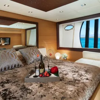 LEGENDARY - Master cabin