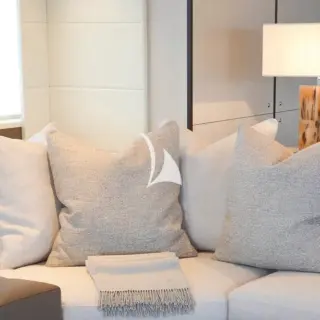 Main lounge details