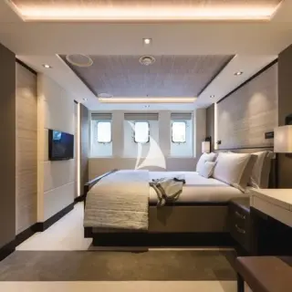 Double cabin