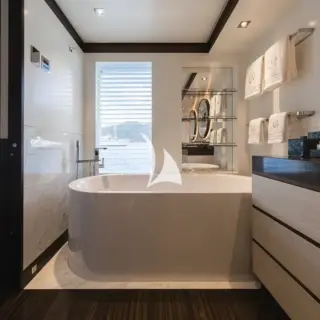 Master cabin en suite
