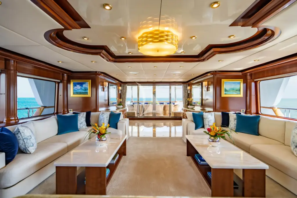 AQUASITION - Main Salon 