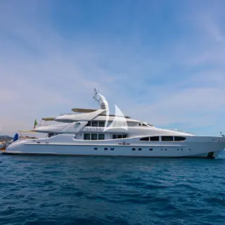 MY LUISA AT ANCHOR
