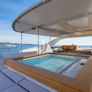 JACUZZI