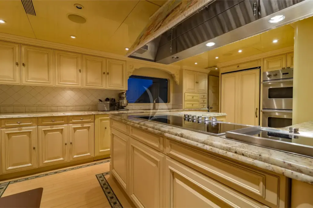 I LOVE THIS BOAT - Country Style Galley (featuring viewing window)