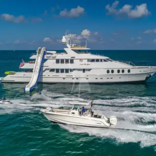 I LOVE THIS BOAT