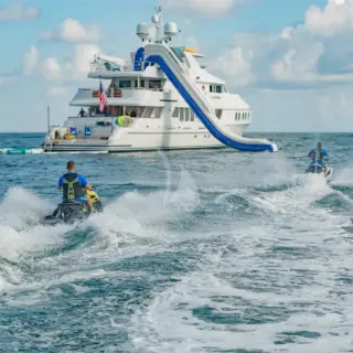 I LOVE THIS BOAT