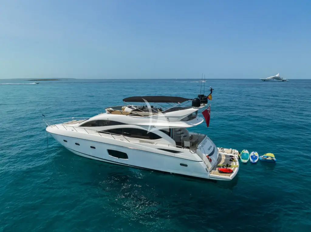 CALA DI LUNA - At anchor