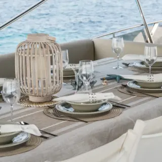 CALA DI LUNA - Flybridge Lifestyle