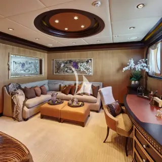 Master Suite - Private Lounge