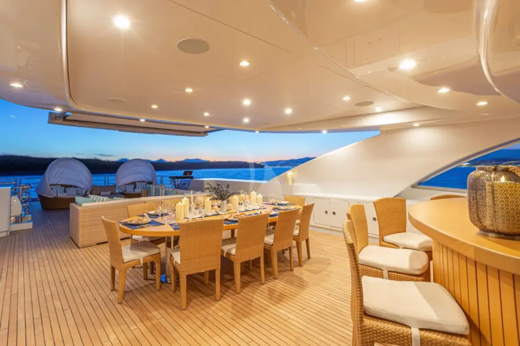 MARAYA - Sun Deck Dining