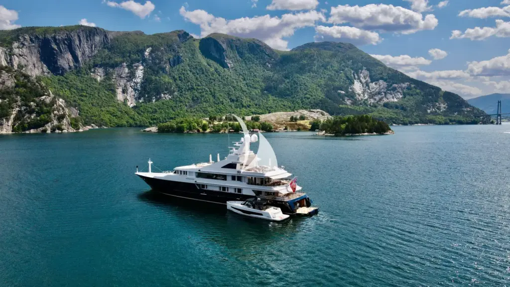 TREEHOUSE - Exterior