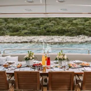 Main Deck Al fresco Dining