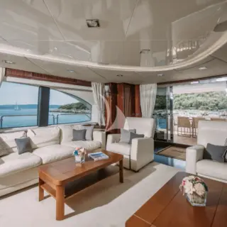 Main Deck - Salon