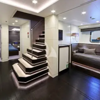 Lower deck - Foyer
