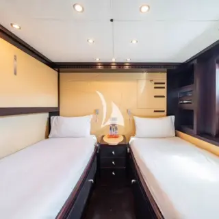 QUID PRO QUO - Twin cabin - 2019