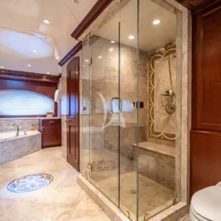Master bathroom & jacuzzi