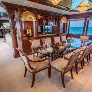 Dining salon