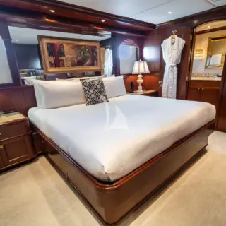 King guest stateroom