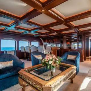 Skylounge forward