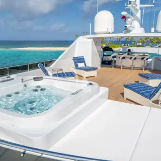Flybridge deck