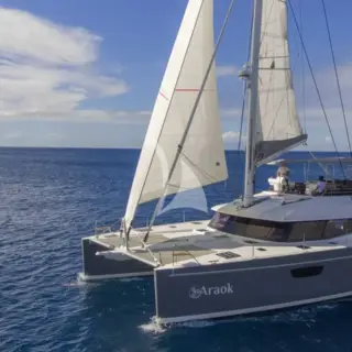 ARAOK - Exterior