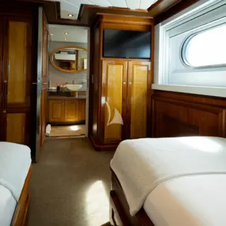 AQUA LARES -  Twin Cabin 