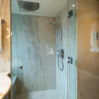 AQUA LARES -  Guest Cabin En Suite  