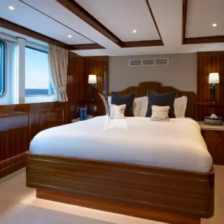 AQUA LARES -  Guest Cabin 