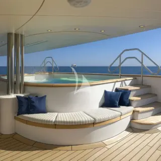 Jacuzzi - Main Deck