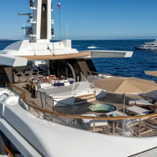 Large Sun deck