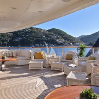 Bridge deck aft