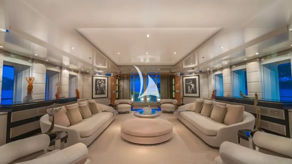 SCOTT FREE - Main deck lounge