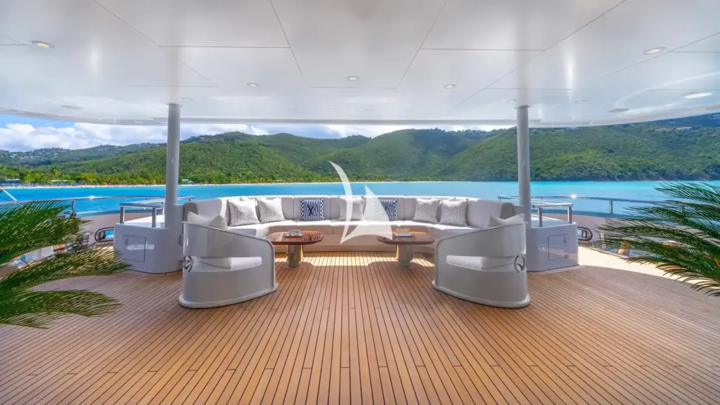 SCOTT FREE - Main deck aft