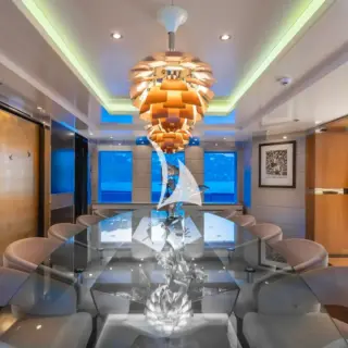 Main deck dining