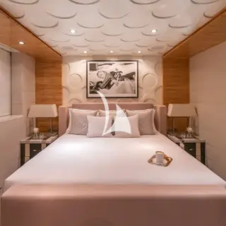 SCOTT FREE - Lower Deck King Stateroom #1