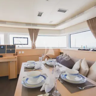 BLUE MOON - Dining table