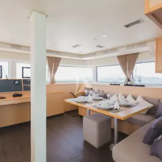 BLUE MOON - Main Saloon