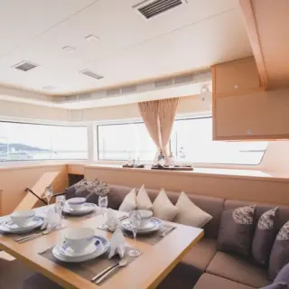 BLUE MOON - Main Saloon