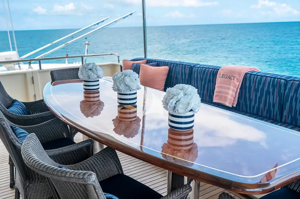 TRUE NORTH - Aft Deck