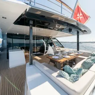 ELYSIUM I - aft deck