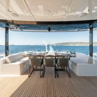 ELYSIUM I - aft deck