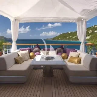 Top deck aft