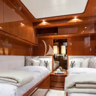 Twin suite